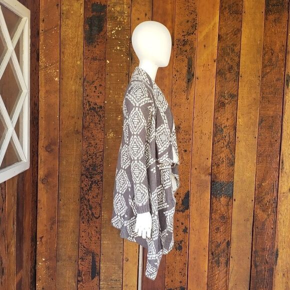 Show Me Your Mumu Grey Aztec Yummy Sweater - Picture 5 of 13